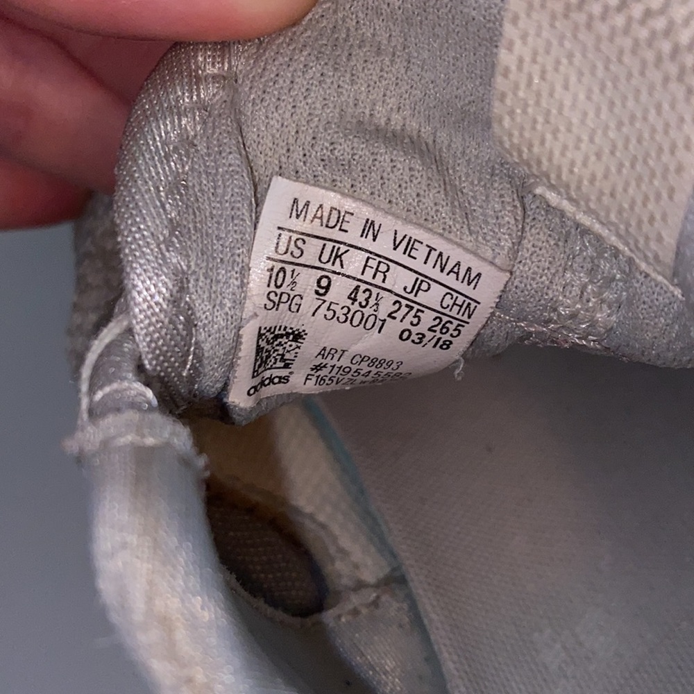 Adidas shoes - Picture 4 of 5